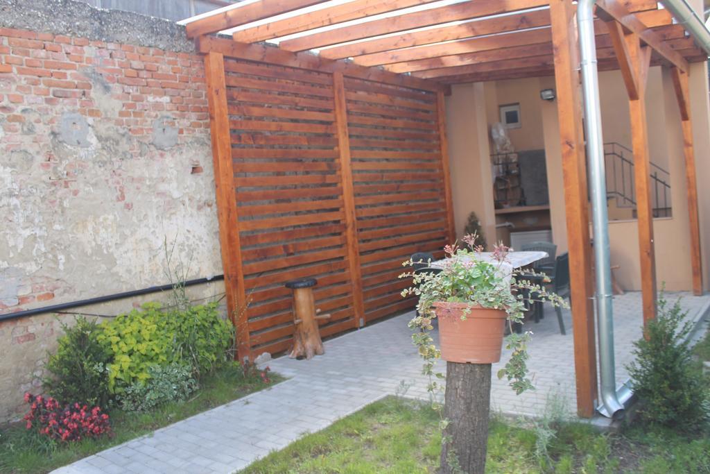 Apartmany Pri Auparku П'єштяни Екстер'єр фото